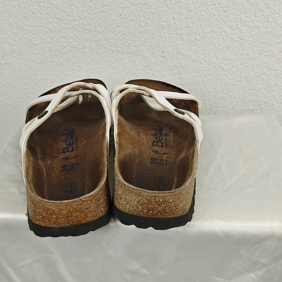 Betula by Birkenstock Soft Footbed Sandal Size 39 / US 8N White Patent Leather - Picture 6 of 11